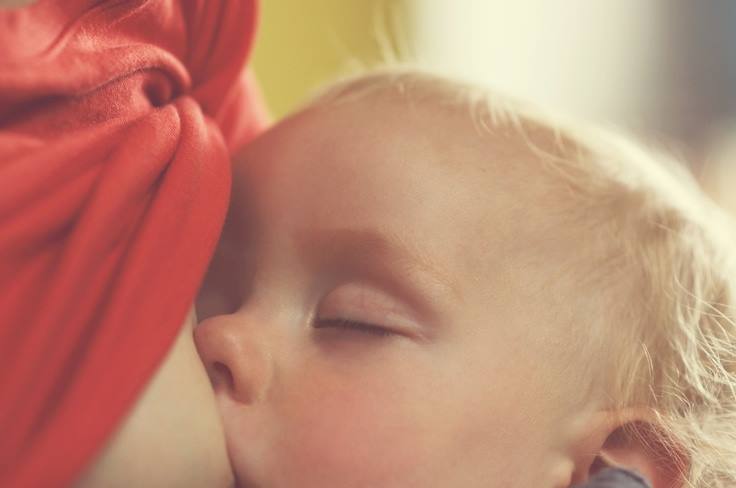 母乳をあげることの利点は愛情表現