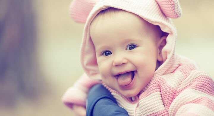 赤ちゃんは両親からユーモアのセンスを発達させる