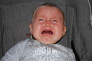 赤ちゃんを泣いたままにしてはいけない