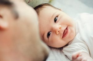 授乳をサポートする父親の役割について