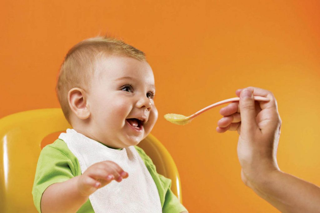 ３歳以下の子どもの食事に役立つ13の秘訣