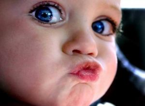 子供にはキスしない権利ある