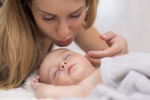 生後数ヶ月の赤ちゃんに見られるしぐさ