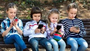 12歳以下の子供がスマホを使うべきでない8の理由