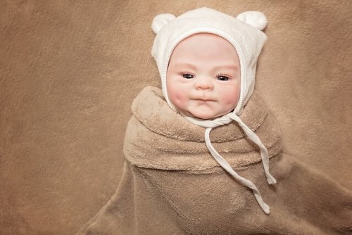 赤ちゃんの脳は刺激を受けて発達します