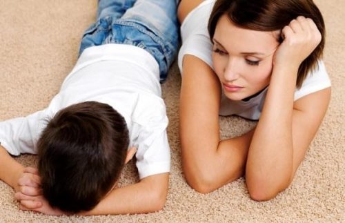 怒っている子どもを落ち着かせるシンプルな質問