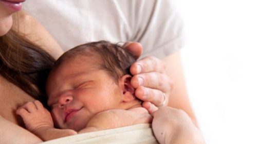 愛着理論：赤ちゃんを沢山抱いてあげるのはなぜ大事なのでしょう？