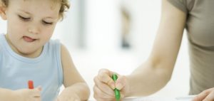 集中しているときに子供たちが舌を出す理由