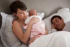 赤ちゃんが夜中に目を覚ましたときのアドバイス