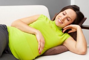 妊娠中に赤ちゃんに話しかけるべき5つの理由