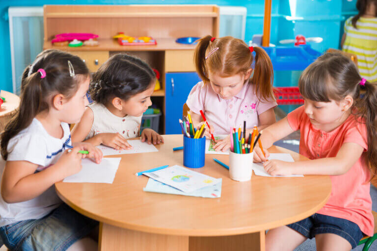 ３歳になる前からの幼児教育のメリット