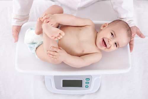 生後1年間の赤ちゃんの体重増加