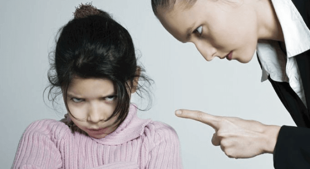 厚かましい母親