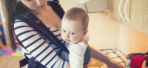 子どもの発達に欠かせないベビーウェアリングの重要性