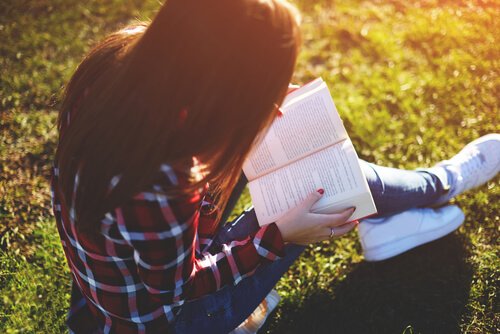 読書という贈り物：十代のための本ベスト８