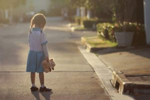 子供のうつ病:原因、予防、治療法
