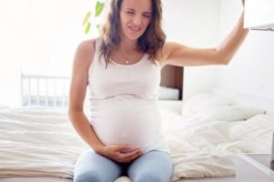 妊娠中の骨盤の痛み:原因と治療