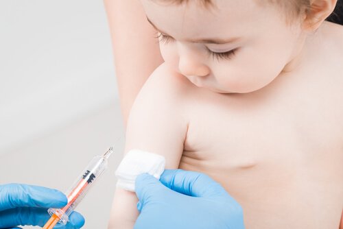 赤ちゃんへの予防接種で生じる副作用