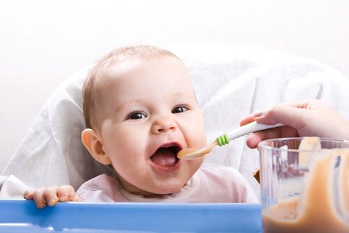 赤ちゃん向けヘルシーレシピ：新たな食感との出会い編