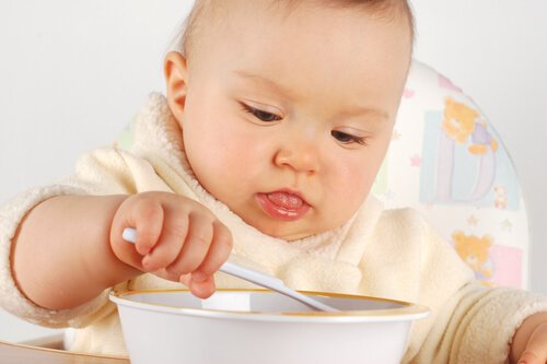 食べる赤ちゃん 必要な栄養