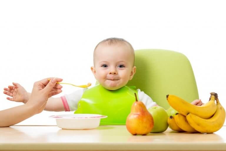 子どもの食事に果物を取り入れるには？
