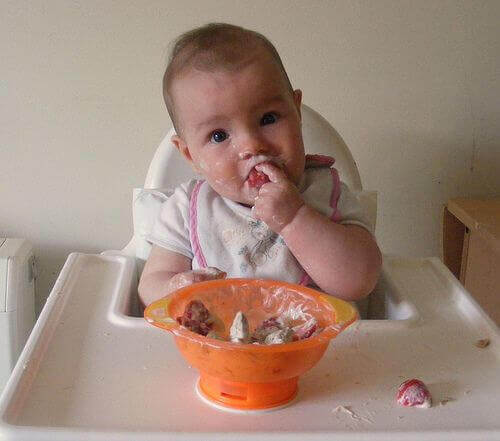 離乳食のすすめ：お子さんに栄養を！
