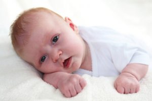 赤ちゃんが吐くのはなぜ?嘔吐の原因を知ろう!