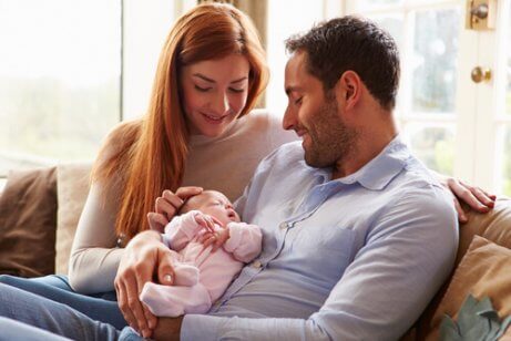 新生児と親　初めて親になる マニュアル