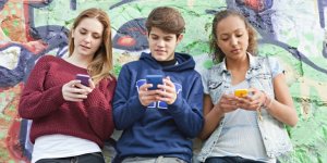 10代の子どもの携帯電話依存症について