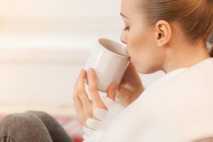 母乳育児に最適な5種類の ハーブティー とその健康効果