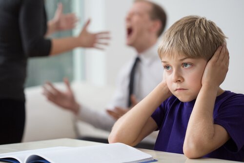 親の喧嘩と子供 両親の別れ 子供 試練