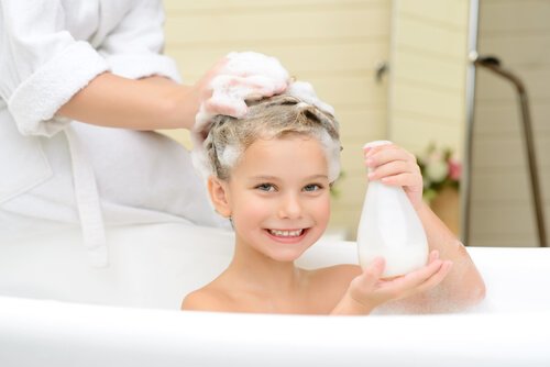 何歳から子供を一人でお風呂に入れさせるべき？