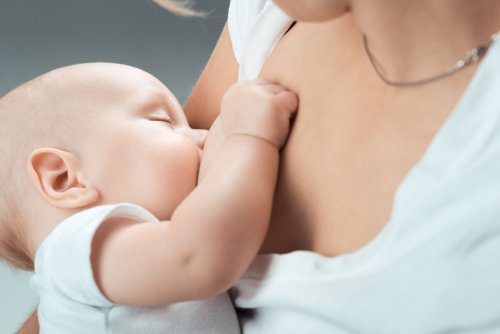 赤ちゃん-授乳