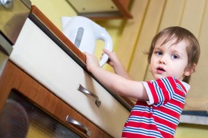 もし子供が熱湯で火傷をしたらどうしたら良い?