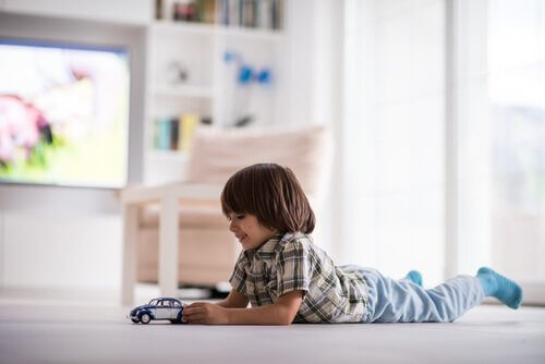 一人で遊ぶこととみんなで遊ぶこと 子ども 一人遊び メリット