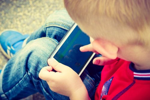 子供 携帯電話 何歳