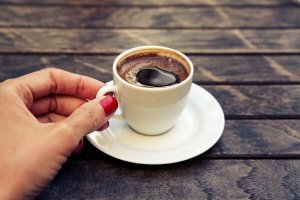 授乳中のカフェイン摂取が赤ちゃんに与える影響