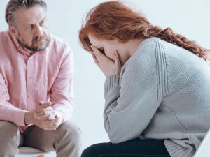 産後精神病の原因とは?:その症状と治療法