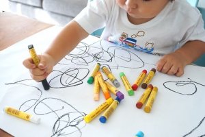 家庭で子供が芸術に触れることの大切さ