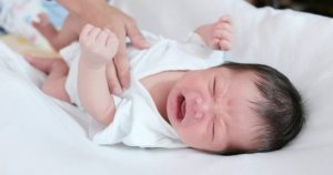 赤ちゃんが泣き止まない!そんな時はどうすればいいの?
