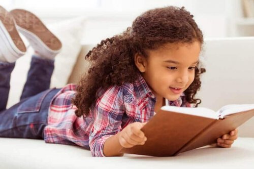 読書する子ども