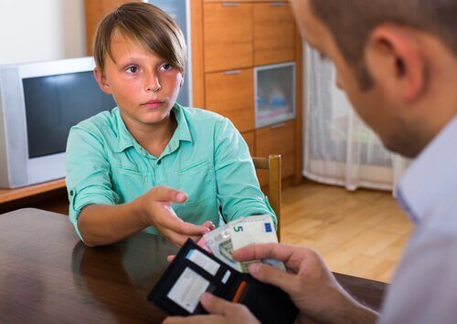 お金をもらう子ども お金の価値 子ども