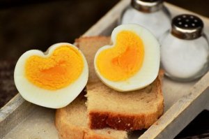 子供の食事に卵を取り入れるのはいつから?