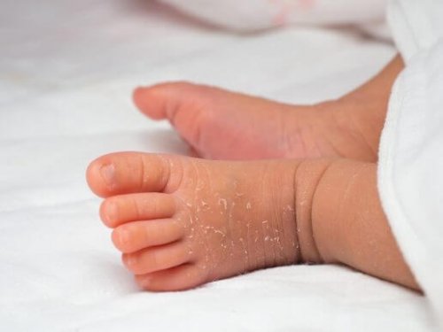 新生児のスキンケアについて：正しい方法を知っていますか？