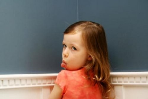 反抗的な子どもの態度 子ども 親 無礼な態度 無視