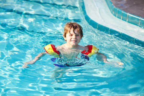 泳ぐことは一生もののスキル 子ども   泳げる   重要性 