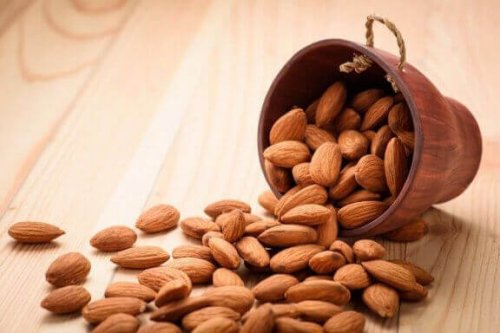 免疫システム を強化するアーモンド 免疫システム 強化 食べ物