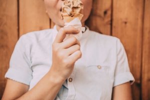 汚れにサヨナラ!白い服に付いたシミをきれいにする方法