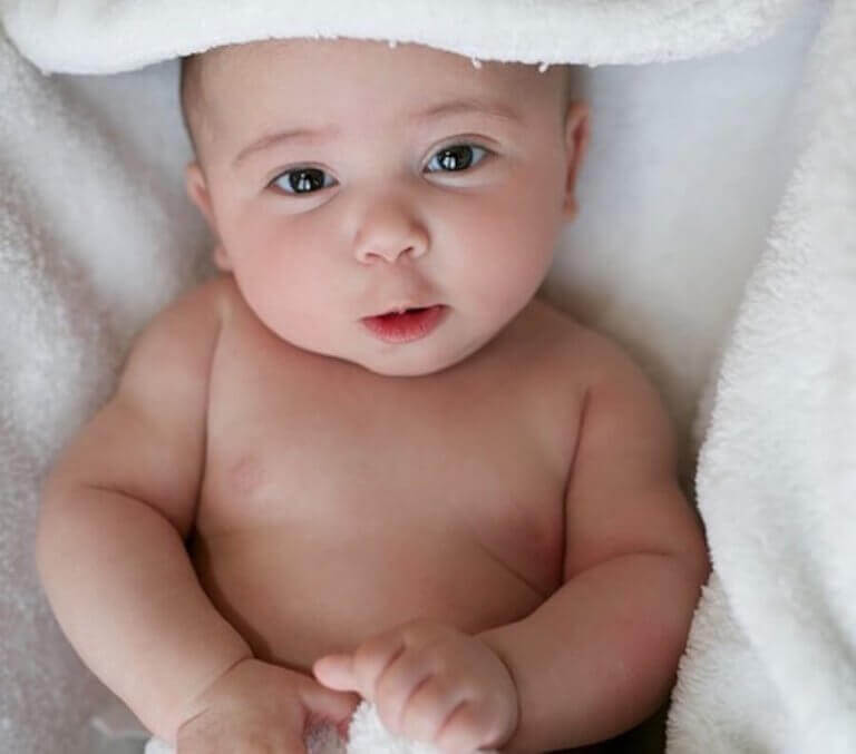 赤ちゃん用のタオル　赤ちゃん　アイテム　お風呂