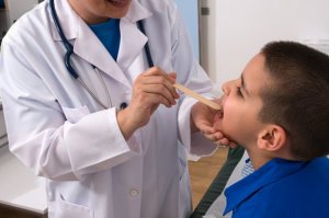 子どもの扁桃腺を摘出する:どのようなケースで判断すべきか
